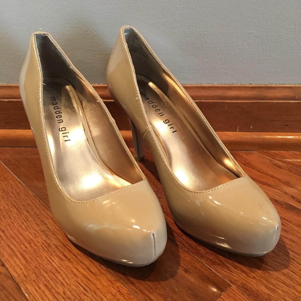 Madden Girl Nude Heels Size 6